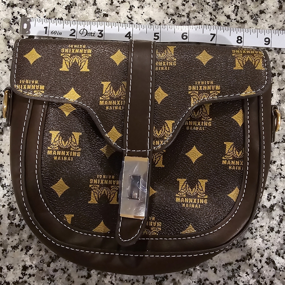 Mannxing Crossbody